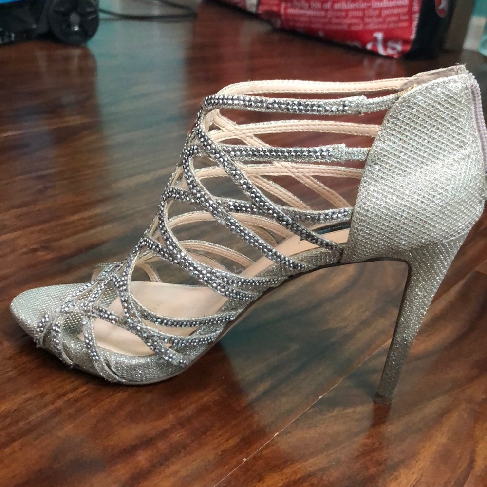 Heels - Picture 4 of 4